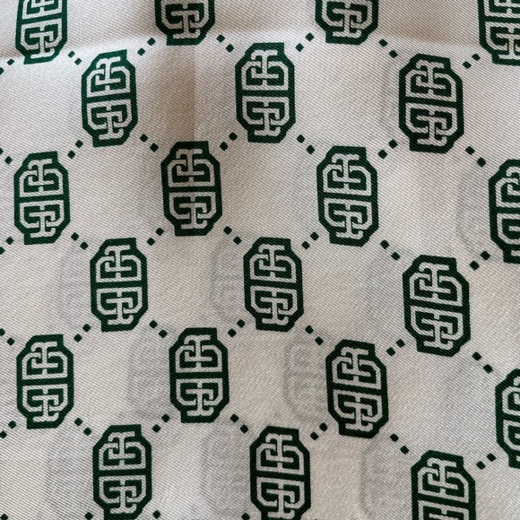 Banana Republic 100% silk scarf - Picture 2 of 5